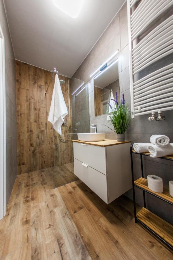 קטוביץ Sloneczna Apartamenty מראה חיצוני תמונה